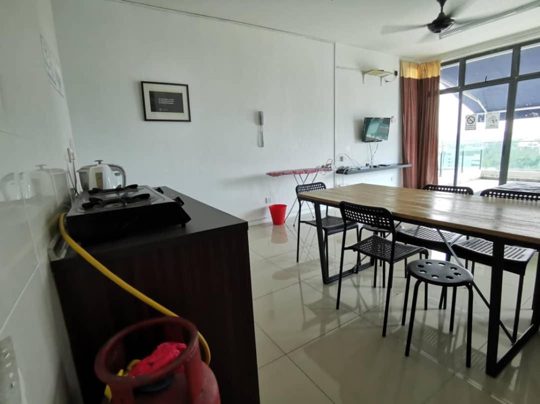 Vista Alam Serviced Apartment Near Idcc Sacc Pkns Uitm Msu Avisena Shah Alam Exterior foto